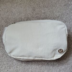 Lululemon White everyday belt Bag